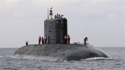 russia s latest stealth kilo class submarine looks like a killer