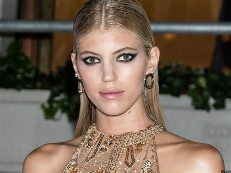 Victoria S Secret Model Apologizes After Suggesting Being Blonde Is