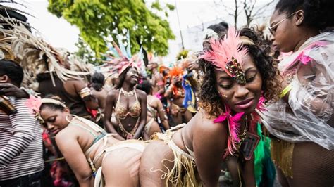 notting hill carnival see the sexy costumes