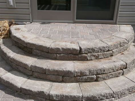 moon block steps inset  patio pavers