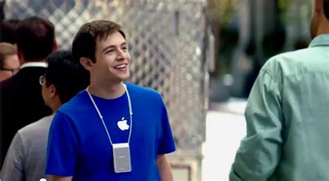apple   expand   house advertising team   employees
