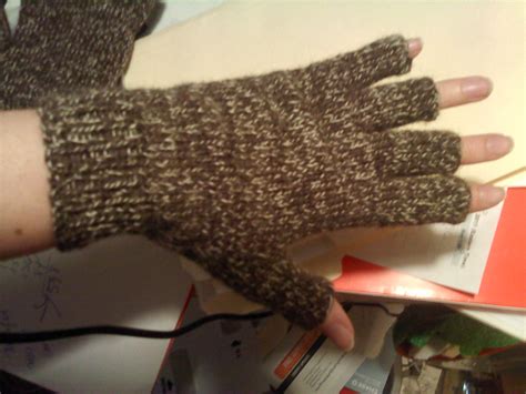 paigeedd knit fingerless gloves