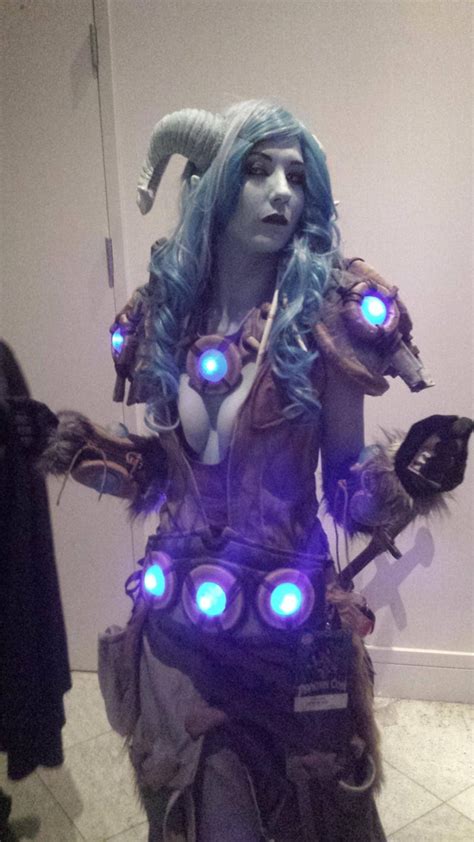 Sexy Female Draenei I Spotted At Dragon Con Last Weekend Wow