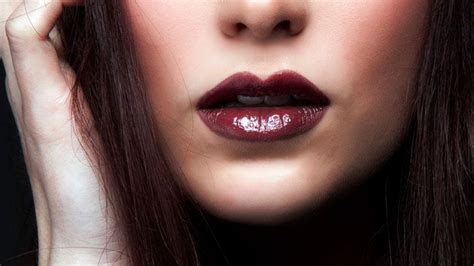7 absolutely essential tips for pulling off dark lipstick burgundy