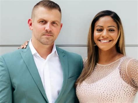 Epic Fail Married At First Sight Fans Slam Producers For Hiring 25
