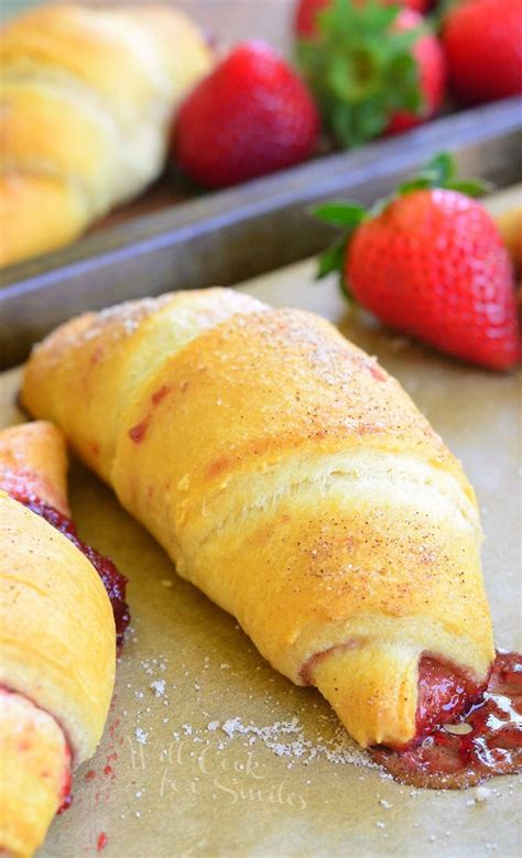 crescent rolls beautiful sweet fruity aromatic  easy breakfast