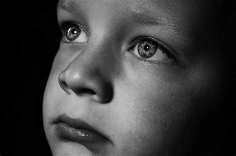 triste criança menino · foto gratuita no pixabay
