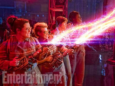 Ghostbusters Reviews Say Kate Mckinnon Is Great In A Safe Reboot