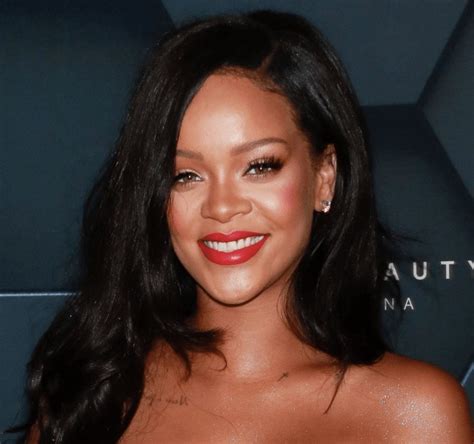These New Photos Of Rihanna Has Got People Talking Her Body Is Looking