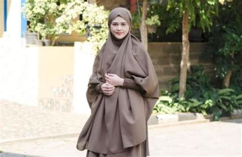 5 Busana Muslimah Populer Di Indonesia Cantik Dan Tetap Syari