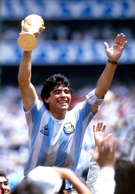 Ruhmreiche Karriere Von Diego Maradona Durch Fotos