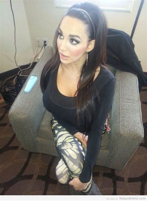 Amy Anderssen Muy Seriecita Y Atenta Nalgodromo