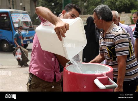 cairo egypt     egyptian vendor sells chilled water