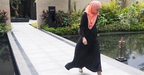 the perfect black jubah elyana dress zolace sabrina tajudin