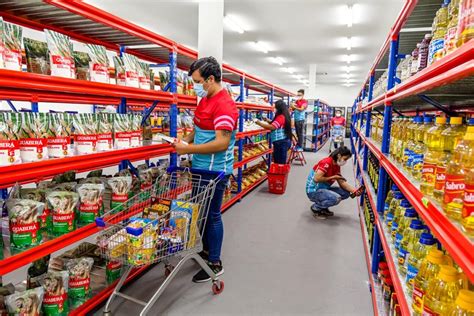 pedidosya abre el primer supermercado  de bolivia newstimebo