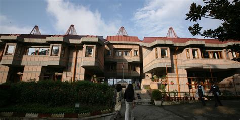 fake ias officer woman who stayed at mussoorie academy posing as officer arrested