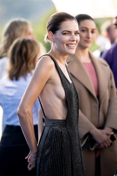 Emma Greenwell Sexy Tits 10 Photos The Fappening