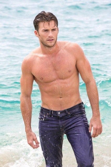 Scott Eastwood Shows Off His Ripped Abs At Beach Shoot See The Hot