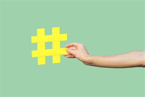 multibrief  ways   hashtags   social media marketing