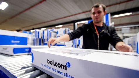 bolcom stopt met verkoop van antisemitische boeken rtl nieuws