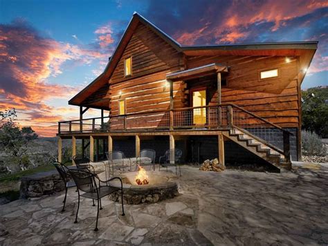 luxury cabins  texas hot tubs hill country views