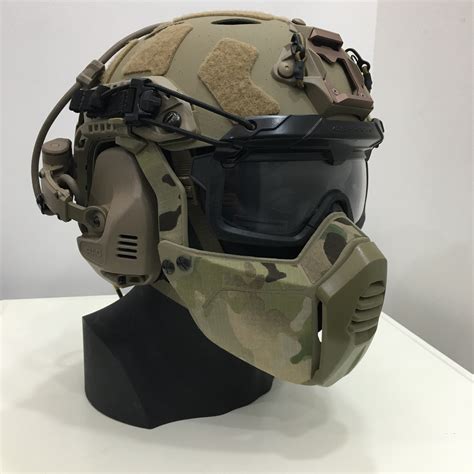 dsei  ops core launches fast sf helmet  soldier systems daily