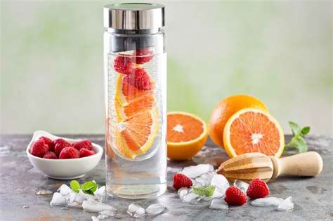 infused water inilah  manfaatnya alodokter