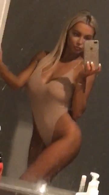 Lindsey Pelas Sexy 35 Photos S And Videos Thefappening
