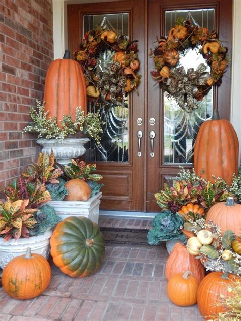 Beautiful 44 Cozy Thanksgiving Porch Decor Ideas Fall Decorations