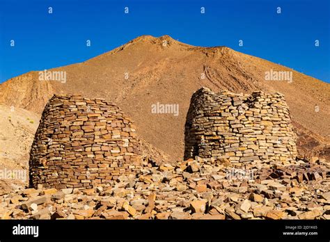 beehive tombs  al ayn  unesco world heritage site sultanat  oman stock photo alamy