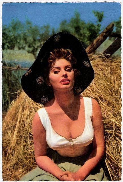 Vintage Everyday Cliassic Beauty Icon Of Italy – 36 Stunning Color