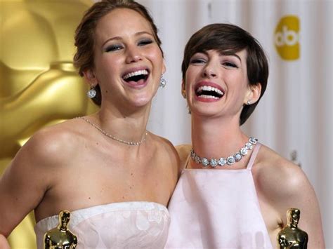 Anne Hathaway Was Miserable When She Won Her Oscar ‘i Tried To Pretend