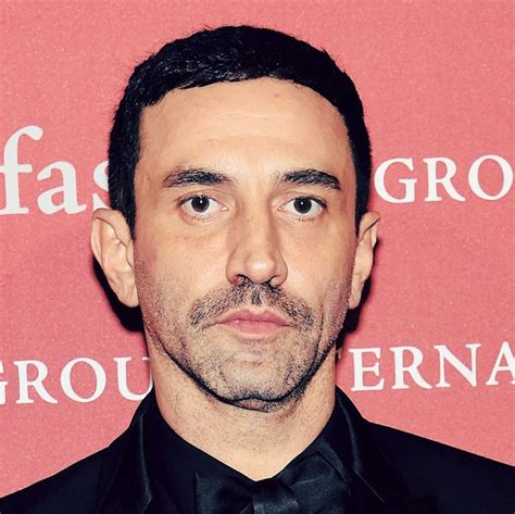burberry hires riccardo tisci  chief creative officer
