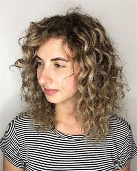 20 Hairstyles For Thin Curly Hair That Look Simply Amazing Curly Hair
