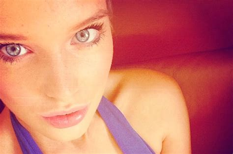 Busty Helen Flanagan Turns Glamour Model In Boobylicious Selfie Daily