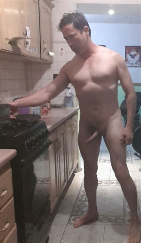 Desnudo En La Cocina Preparandome Un Café Josephstipper