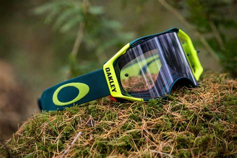 mountain bike goggles  protective eyewear put   test