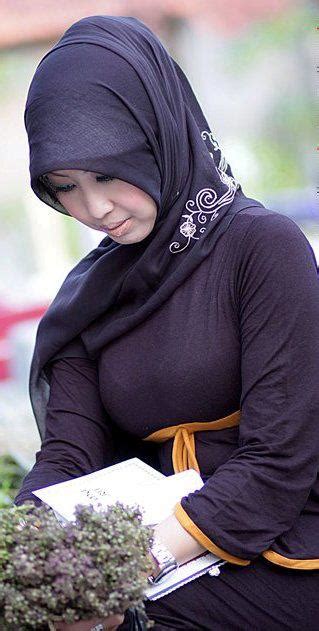 ibu muda montok berjilbab ketat mantan foto model hot kumpulan foto