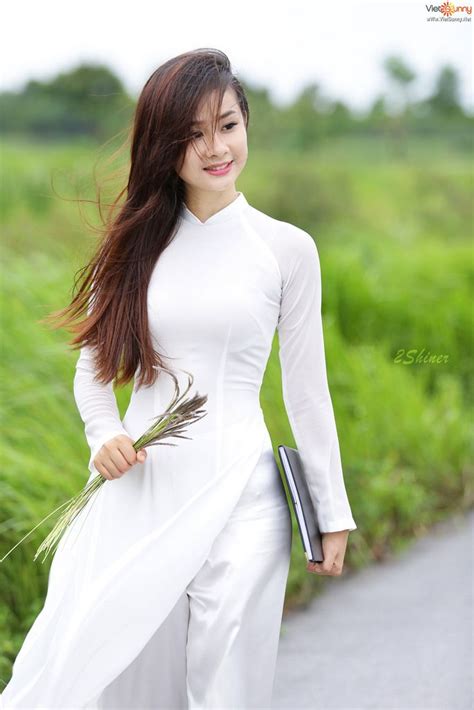 Pin By Tùn Tùn On Vietnamese Long Dress 5 Ao Dai Long White Dress