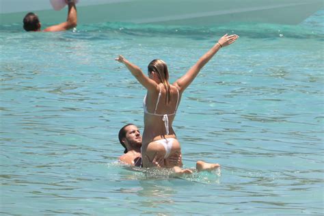 Margot Robbie In A Bikini 20 Photos Thefappening