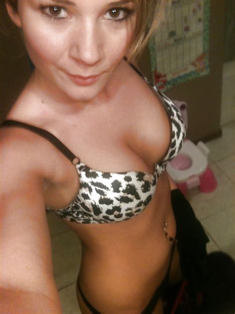 brunette in bra and panties nude selfies 14 pics