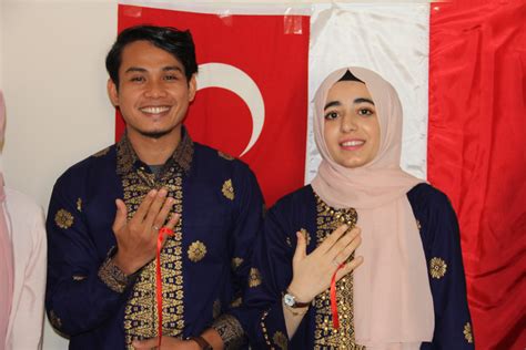 indonesian turkish couple gets engaged online turkishpress