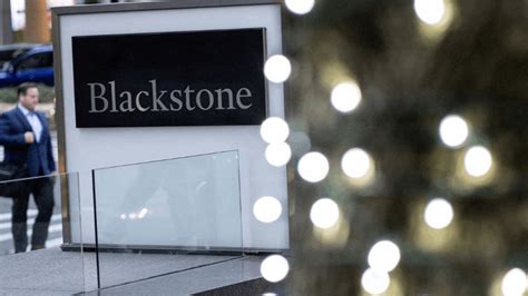 blackstone set  raise     billion  tactical