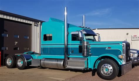 custom paint job peterbilt  sioux falls