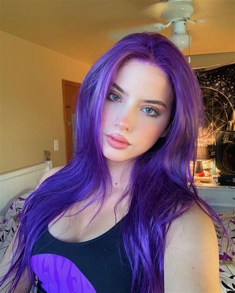 Pin By Nathália Olympio On Girls Hair Inspo Color Girl With Purple