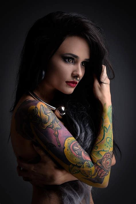 Beautiful Tattooed Girls And Women Daily Pictures For Your Inspiration