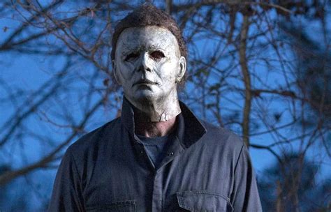 michael myers terrifies   fresh  shot   years halloween bloody disgusting