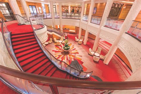 lister  queen mary  groessenvergleich chill   queen mary brings winter holiday