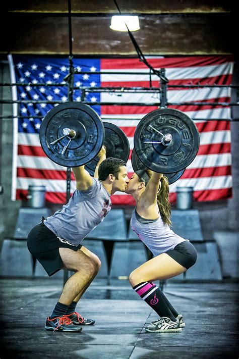 23 awesomely athletic ideas for engagement photos crossfit couple