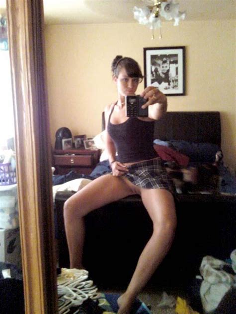 amateur girl who likes to spread her legs photo eporner